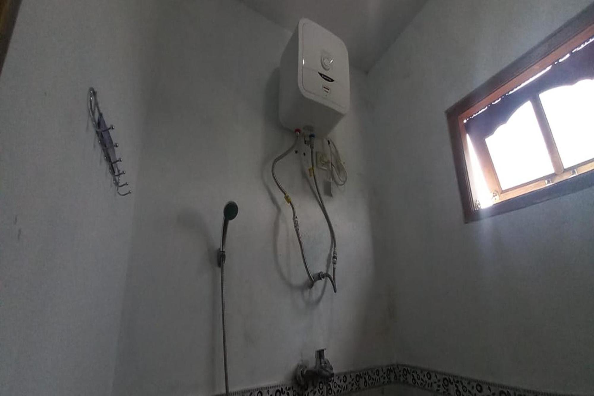 Oyo 93767 45 Guest House Sragen Esterno foto